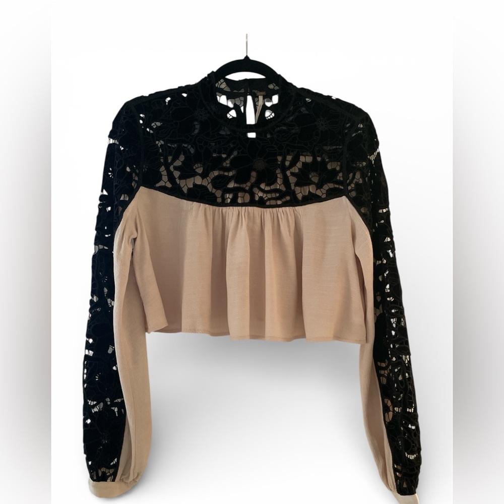 FREE PEOPLE - BLACK VELVET FLORAL LACE & LINEN TURTLENECK CROP TOP - SZ 4